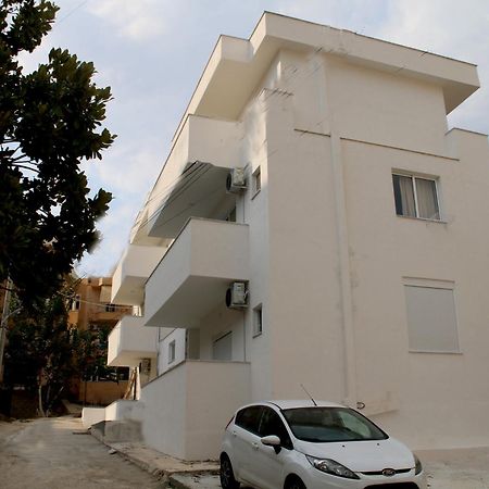 Vila Jovani Sarandë Esterno foto