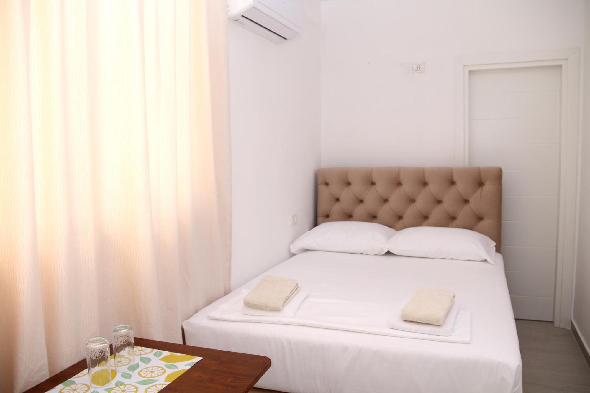 Vila Jovani Sarandë Esterno foto