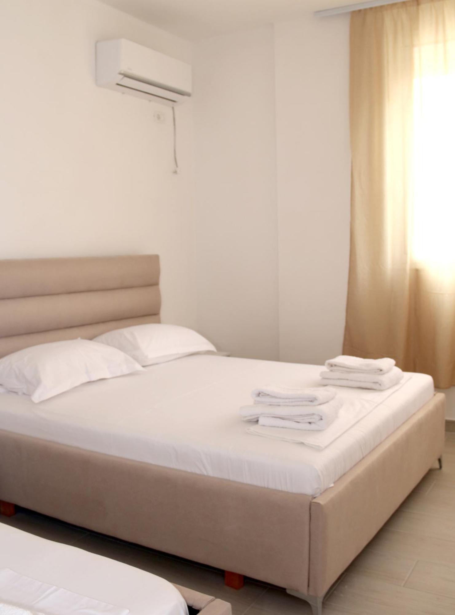 Vila Jovani Sarandë Esterno foto