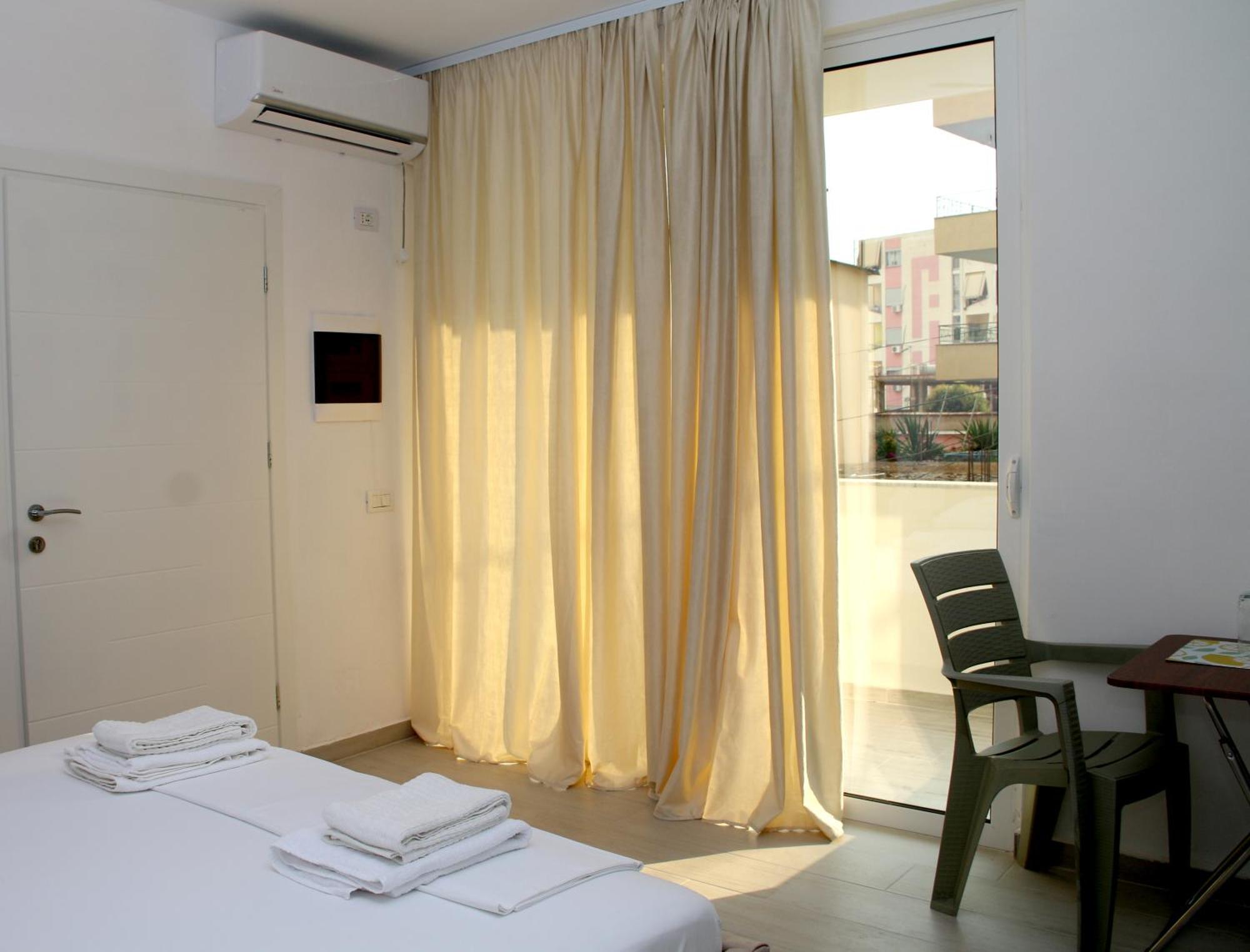 Vila Jovani Sarandë Esterno foto