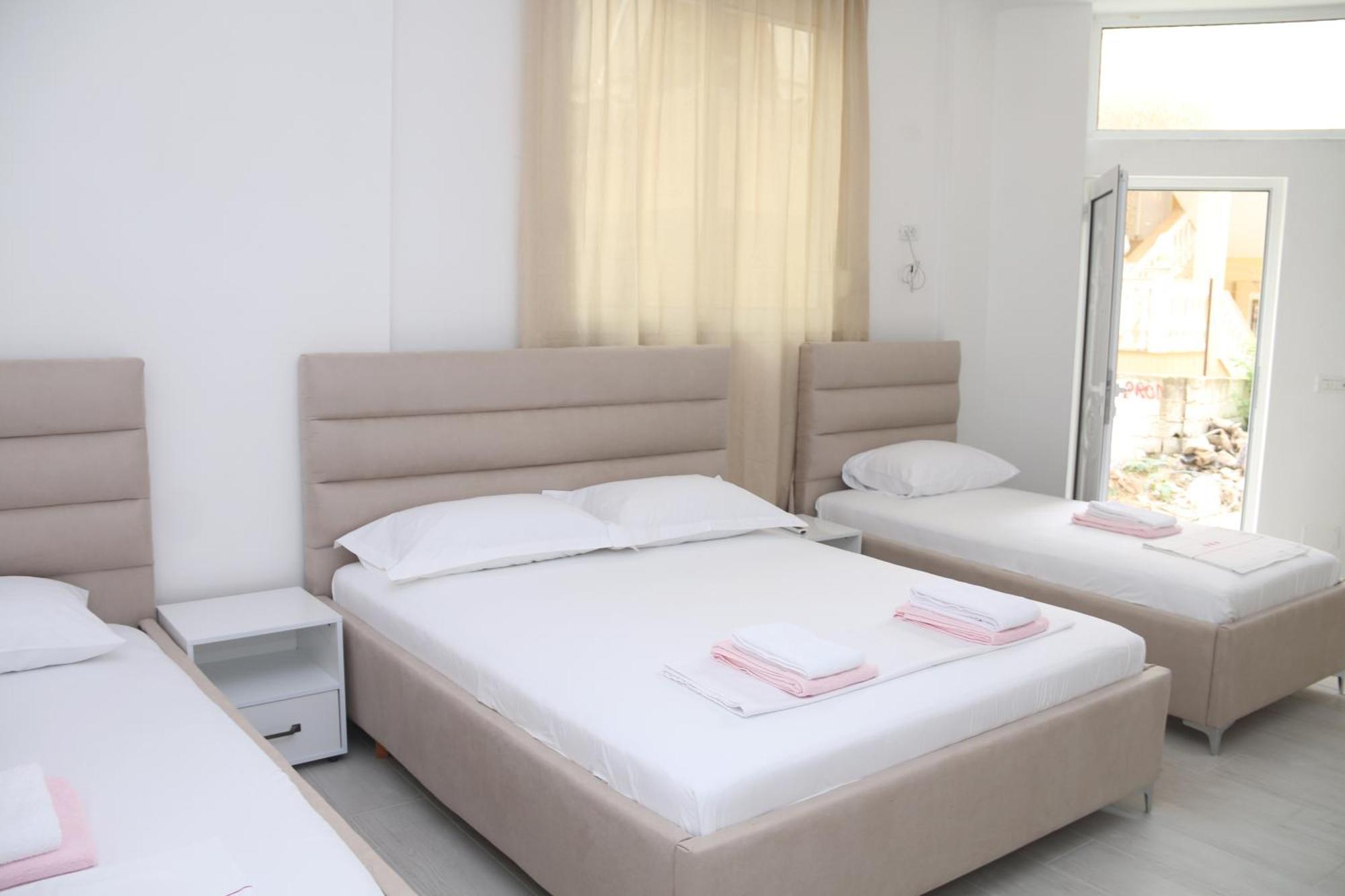 Vila Jovani Sarandë Esterno foto