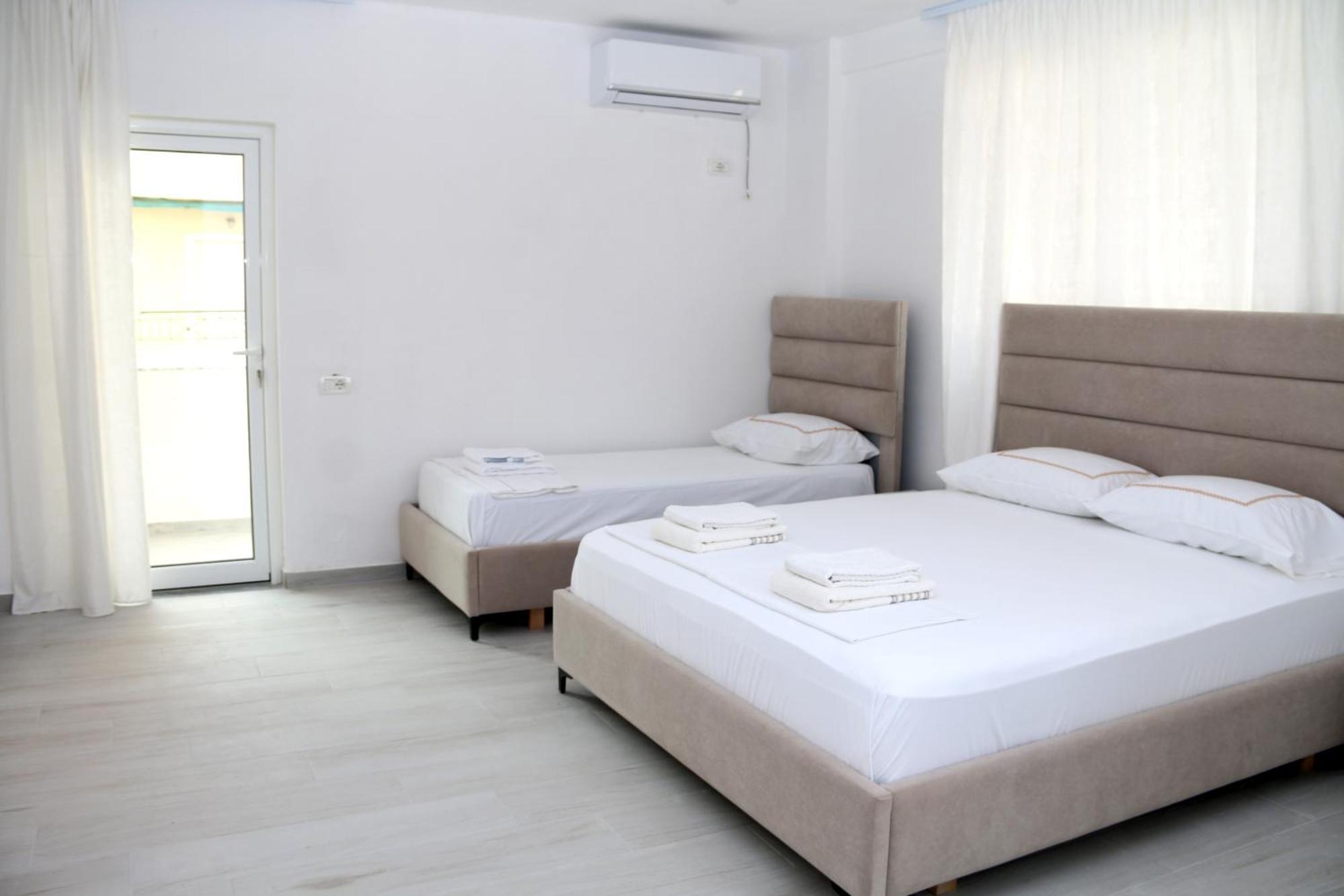 Vila Jovani Sarandë Esterno foto