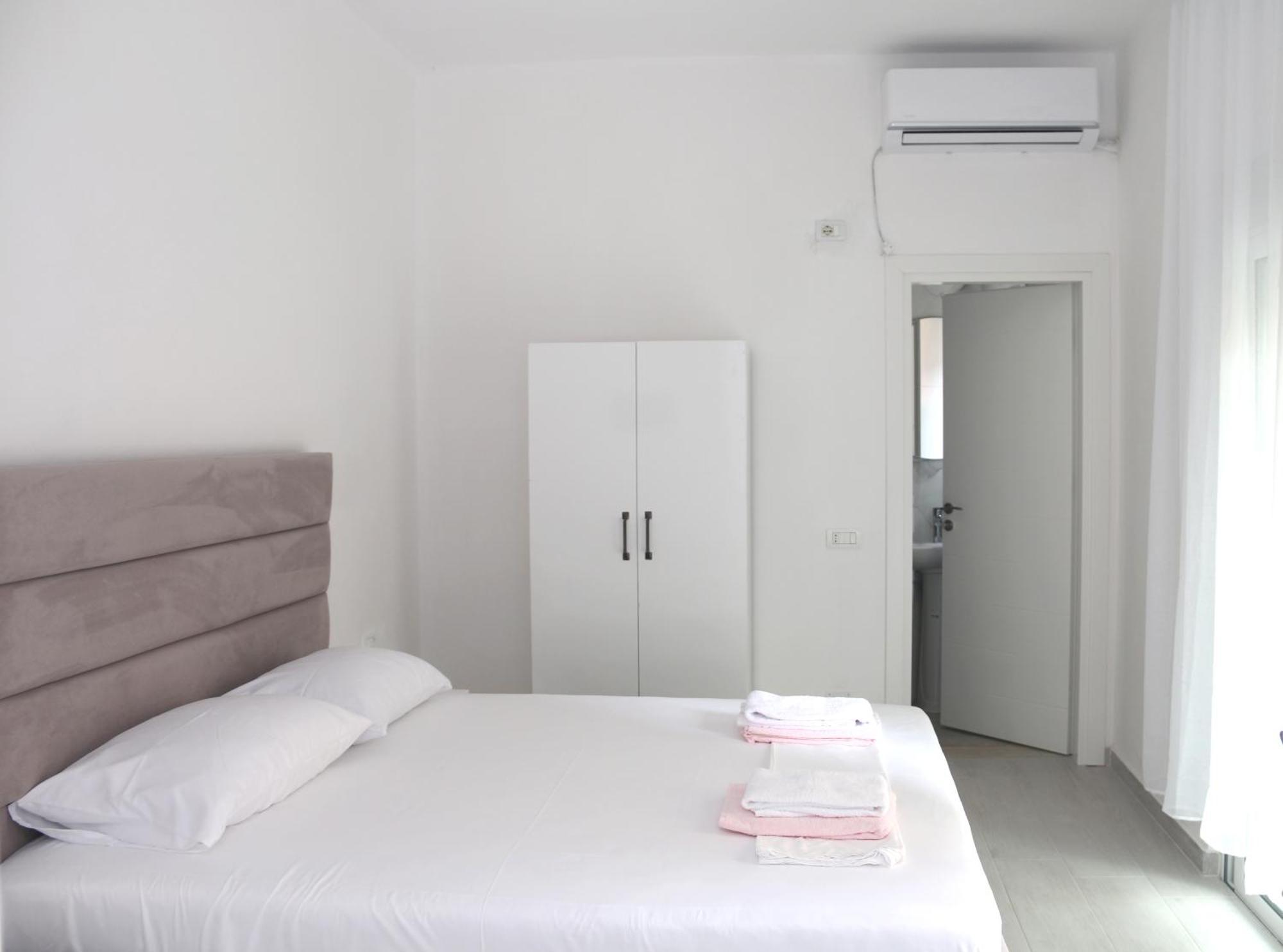 Vila Jovani Sarandë Esterno foto